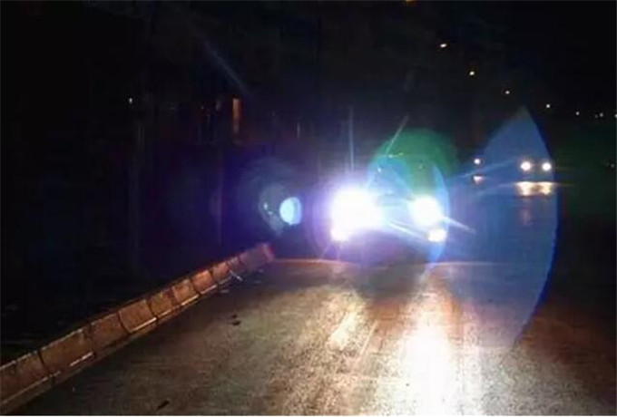 枣庄站租车夜间跑高速注意事项 注意行车速度 枣庄站租车夜间跑高速注意事项 注意行车速度